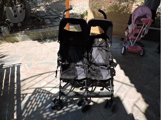PoulaTo: Maclaren Triumph για δίδυμα και...δώρο!